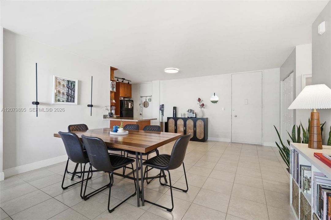 En Venta: $345,000 (1 camas, 1 baños, 1042 Pies cuadrados)