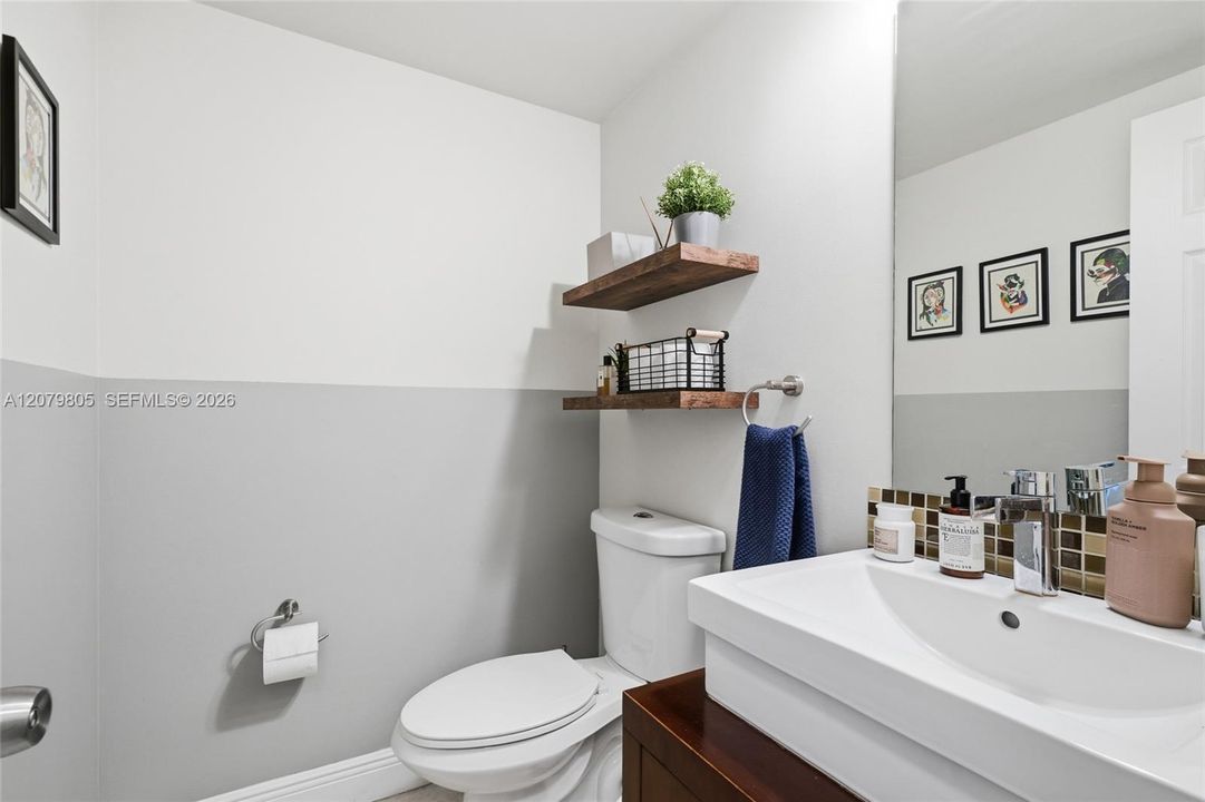 En Venta: $345,000 (1 camas, 1 baños, 1042 Pies cuadrados)