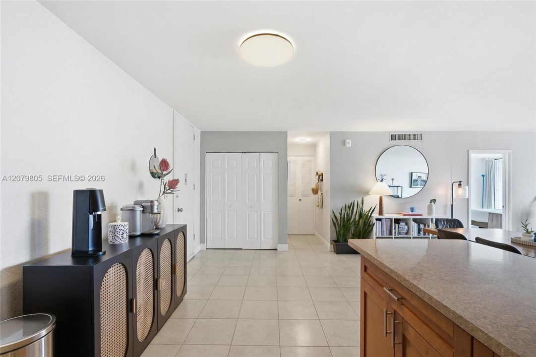 En Venta: $345,000 (1 camas, 1 baños, 1042 Pies cuadrados)