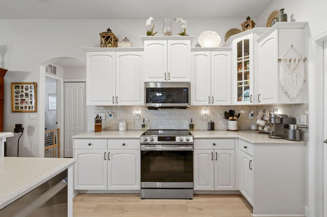 390SWJeanneAve(26)