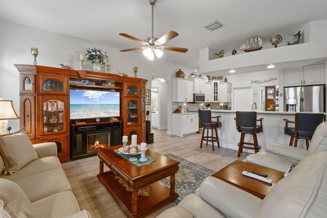 390SWJeanneAve(21)