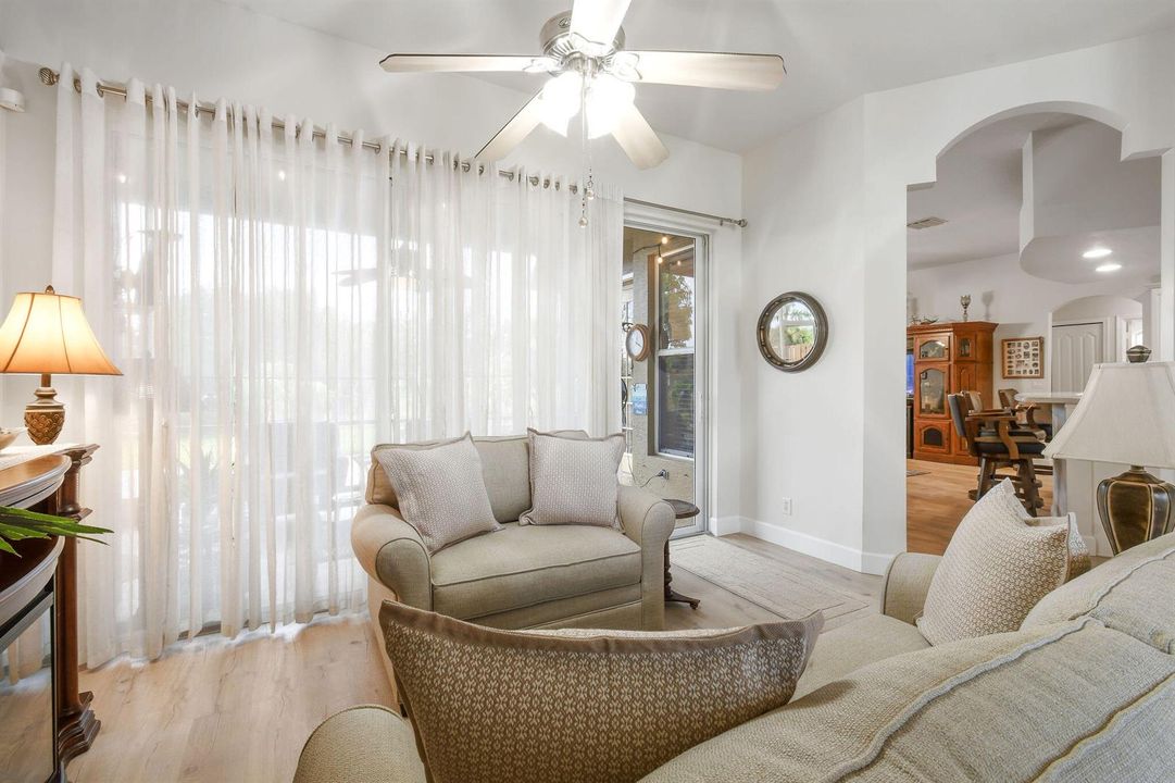 390SWJeanneAve(17)
