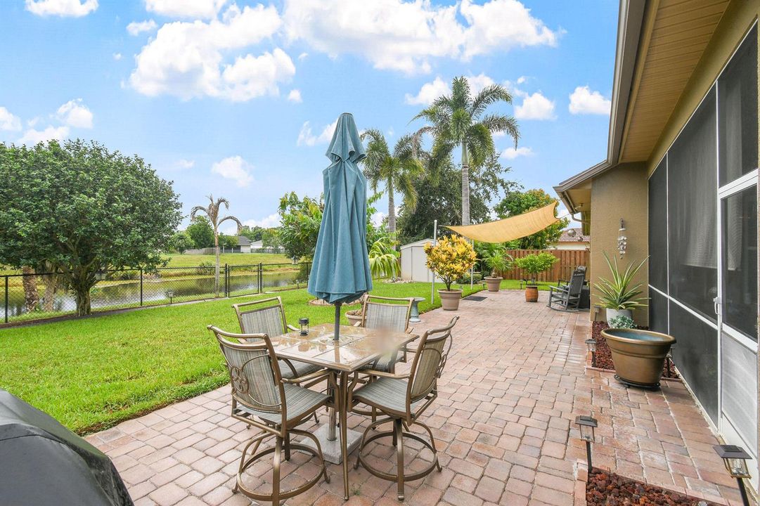 390SWJeanneAve(52)