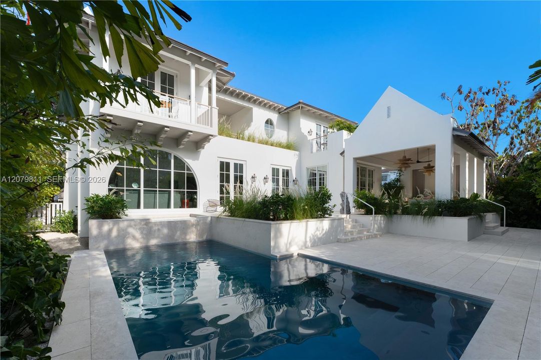 For Sale: $8,000,000 (6 beds, 5 baths, 1044 Square Feet)