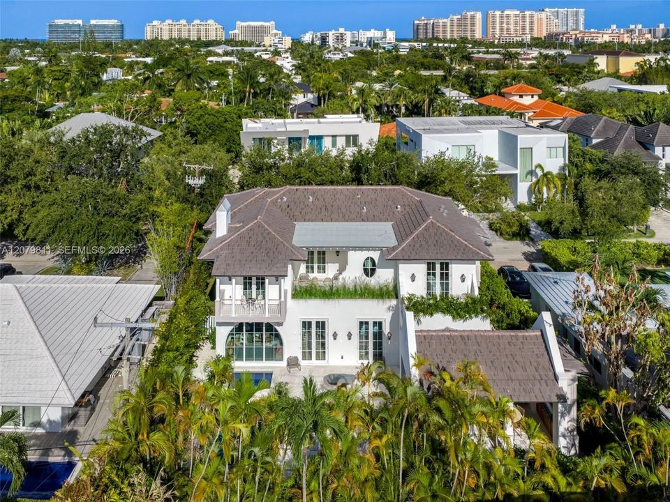 For Sale: $8,000,000 (6 beds, 5 baths, 1044 Square Feet)