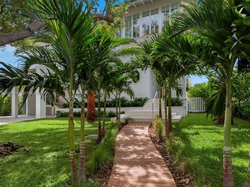 For Sale: $8,000,000 (6 beds, 5 baths, 1044 Square Feet)