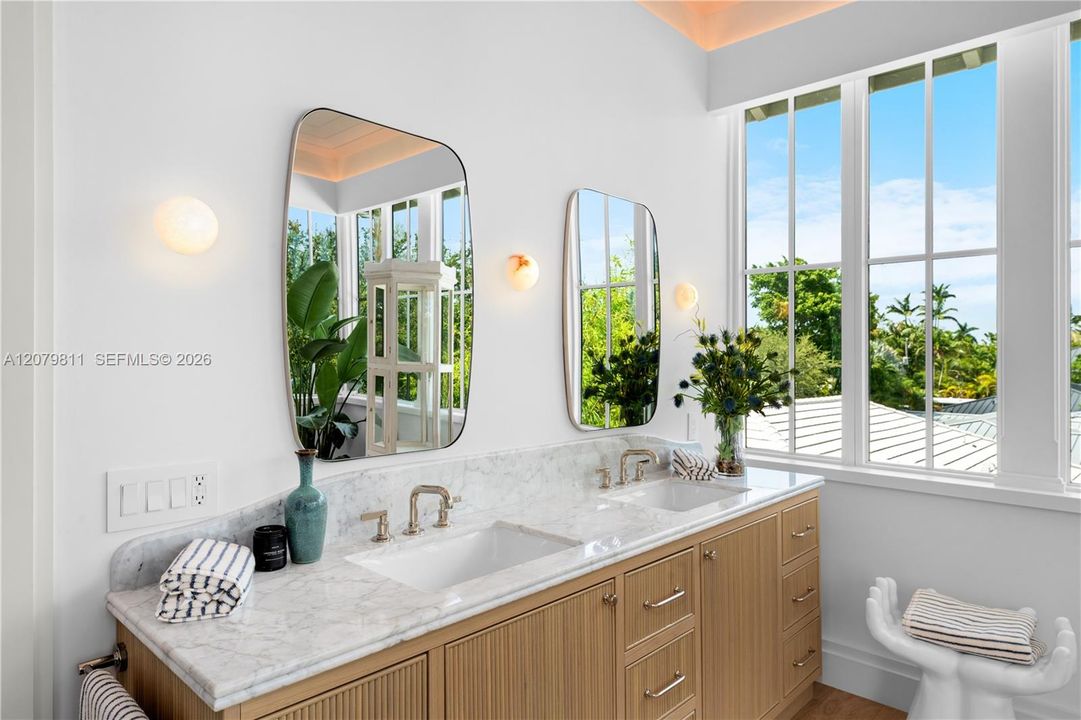 For Sale: $8,000,000 (6 beds, 5 baths, 1044 Square Feet)