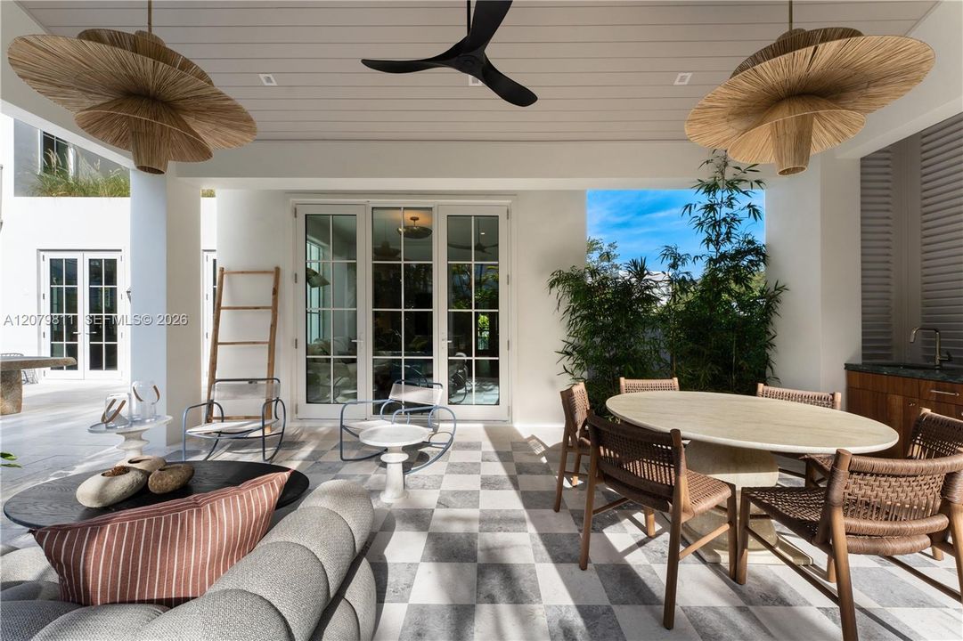 For Sale: $8,000,000 (6 beds, 5 baths, 1044 Square Feet)