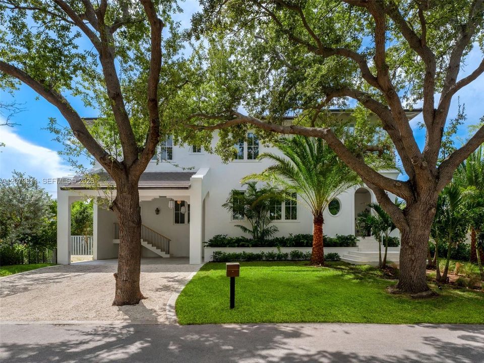 For Sale: $8,000,000 (6 beds, 5 baths, 1044 Square Feet)