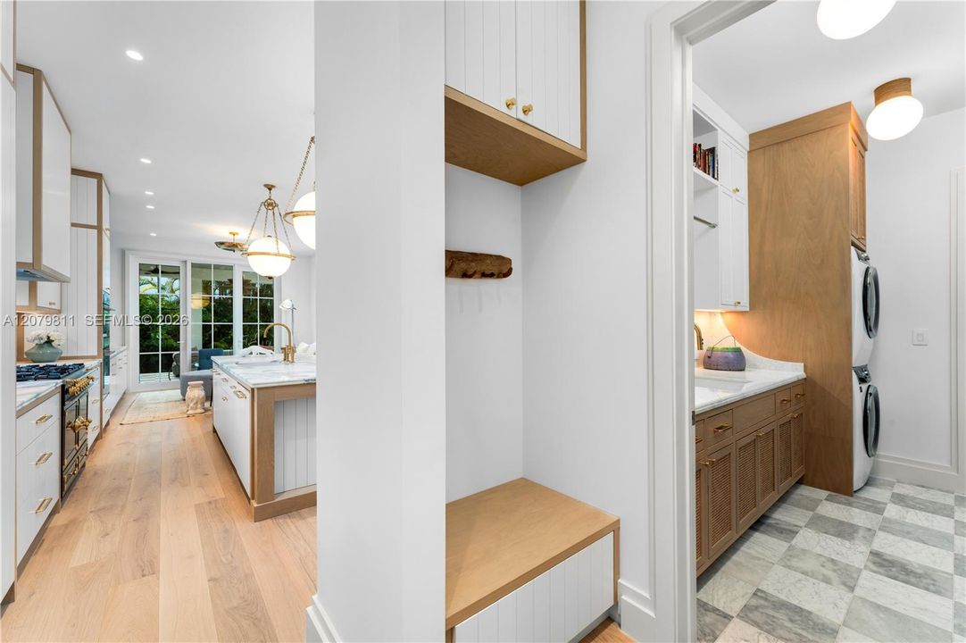 For Sale: $8,000,000 (6 beds, 5 baths, 1044 Square Feet)