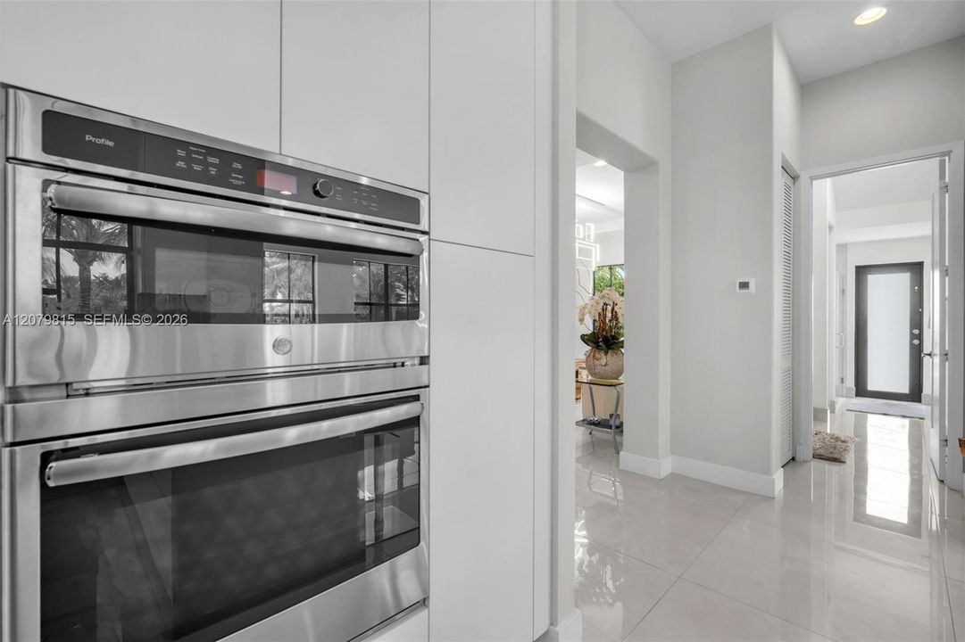 На продажу: $1,895,000 (5 спален, 5 ванн, 4280 Квадратных фут)