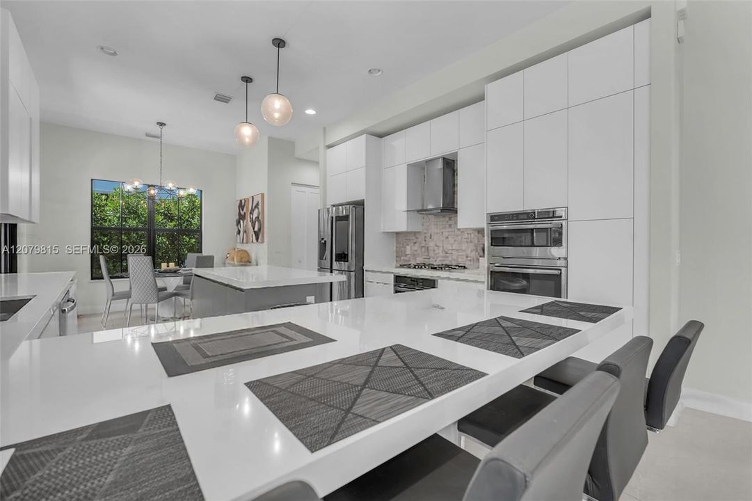 На продажу: $1,895,000 (5 спален, 5 ванн, 4280 Квадратных фут)
