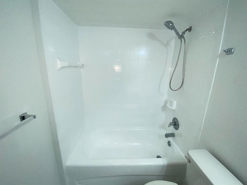 2nd Bathroom/Guest Shower