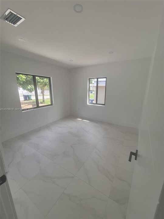 For Rent: $4,000 (3 beds, 2 baths, 0 Square Feet)