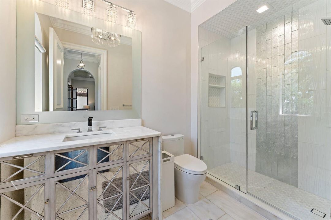 2nd FL Guest Bath
