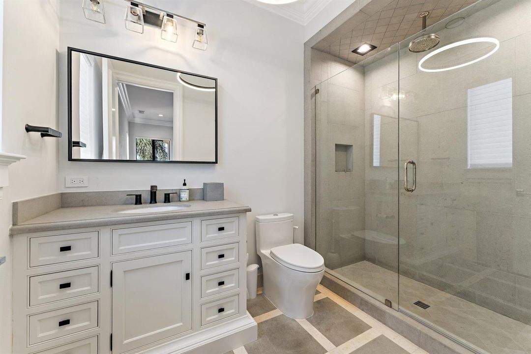 2nd FL Guest Bath