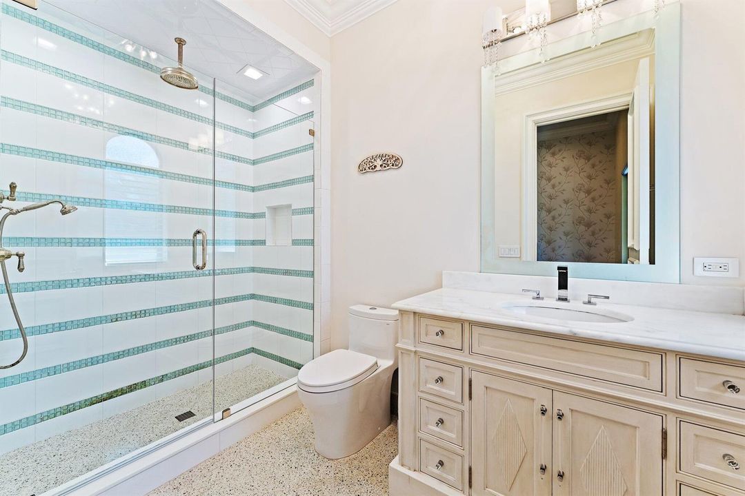 2nd FL Guest Bath