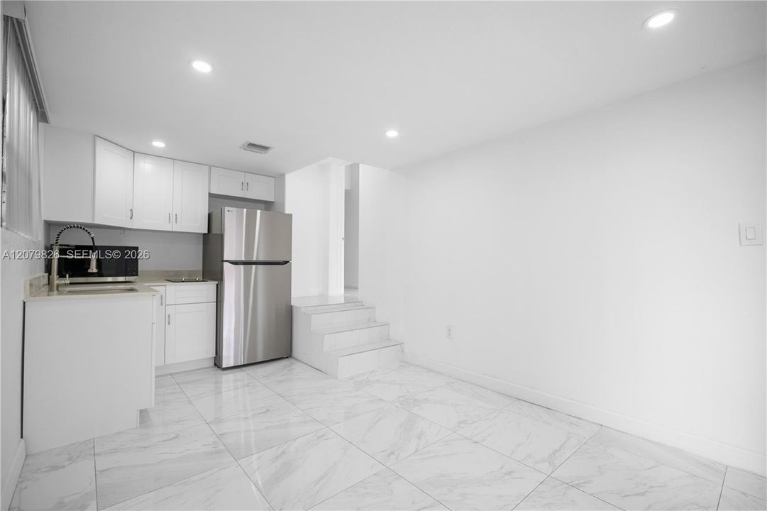 For Rent: $1,750 (1 beds, 1 baths, 600 Square Feet)