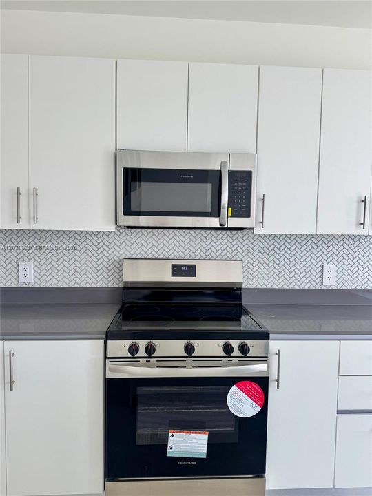 For Rent: $2,600 (3 beds, 2 baths, 1458 Square Feet)