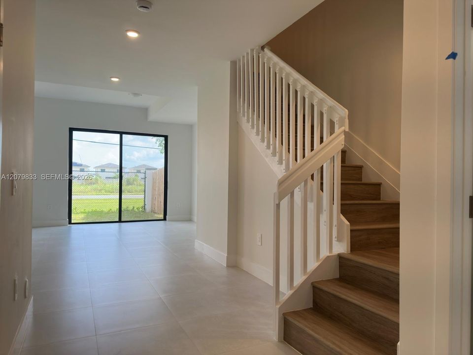 For Rent: $2,600 (3 beds, 2 baths, 1458 Square Feet)