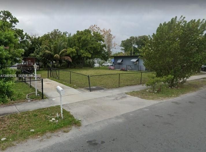 На продажу: $150,000 (0.12 acres)
