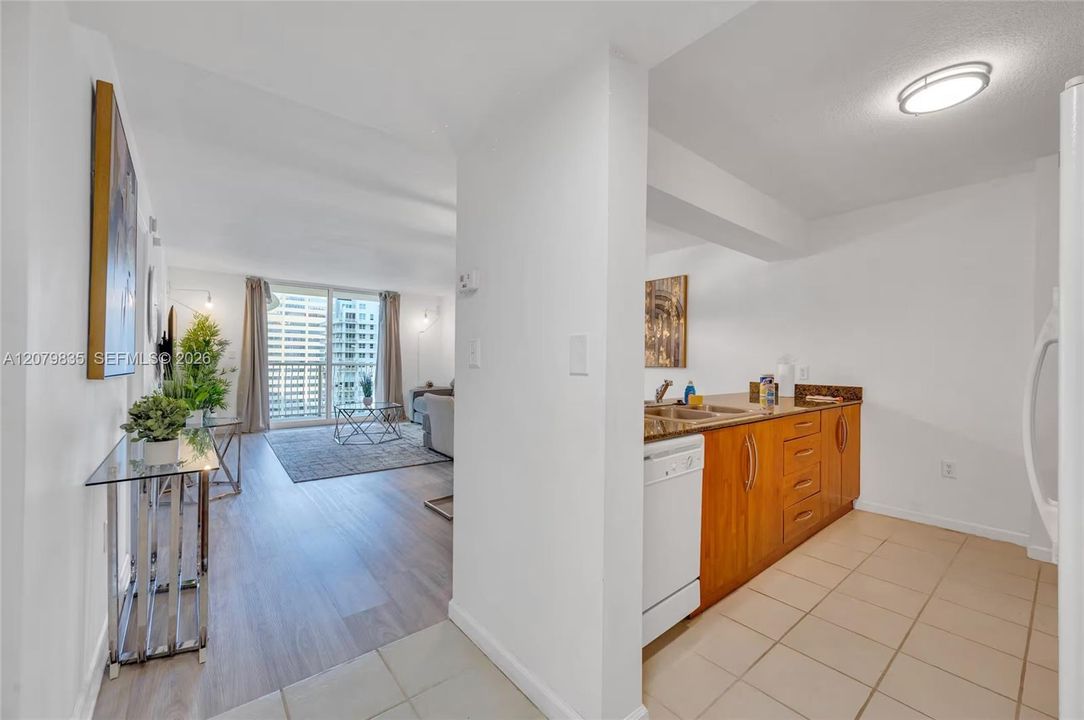 En Venta: $469,000 (1 camas, 1 baños, 825 Pies cuadrados)