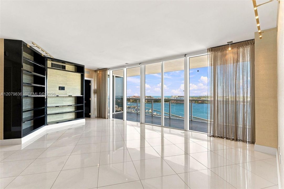 For Sale: $2,600,000 (2 beds, 2 baths, 1425 Square Feet)
