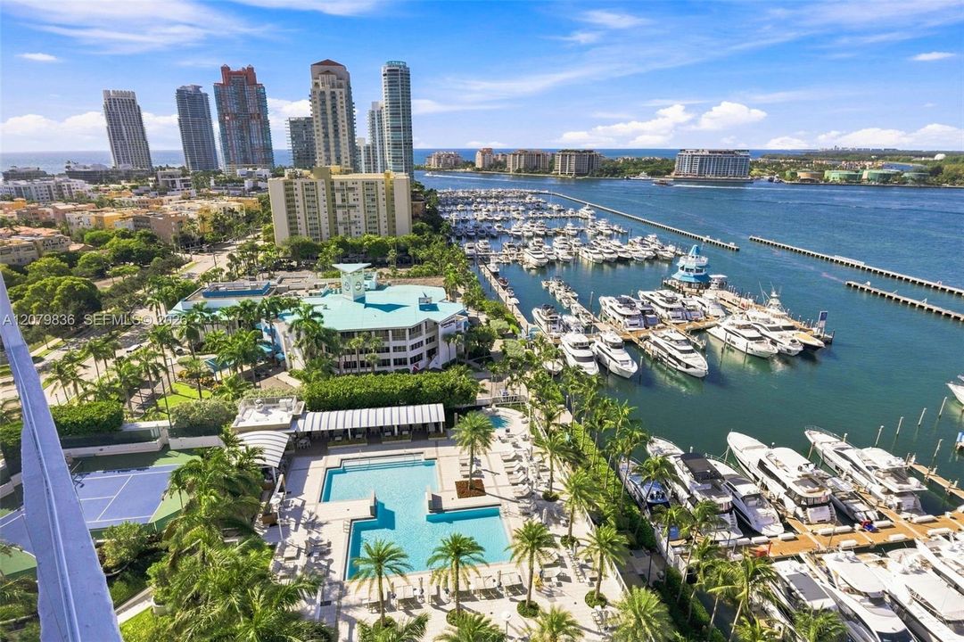 For Sale: $2,600,000 (2 beds, 2 baths, 1425 Square Feet)