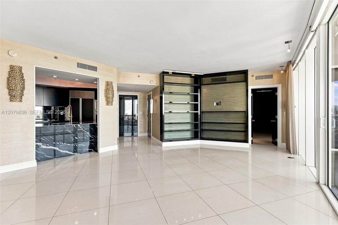 For Sale: $2,600,000 (2 beds, 2 baths, 1425 Square Feet)