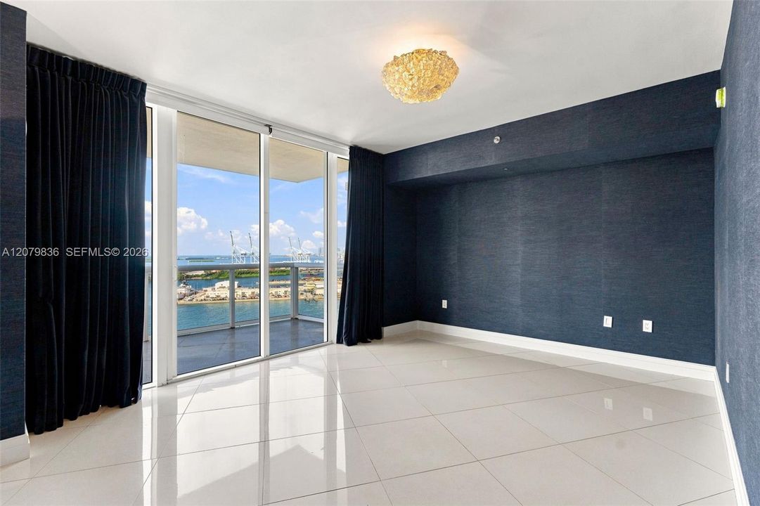 For Sale: $2,600,000 (2 beds, 2 baths, 1425 Square Feet)