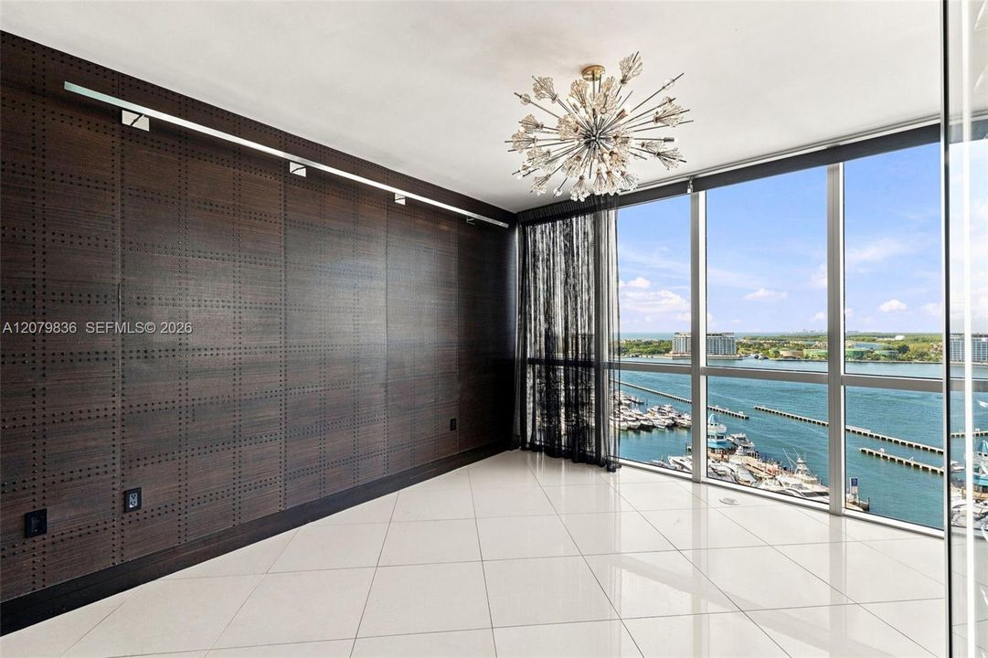 For Sale: $2,600,000 (2 beds, 2 baths, 1425 Square Feet)