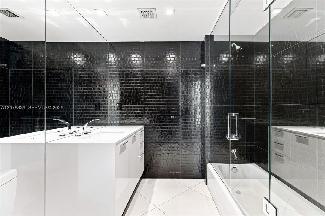 Guest full bath