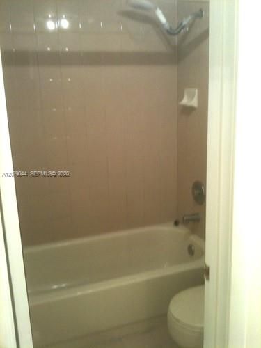 For Rent: $2,300 (2 beds, 2 baths, 860 Square Feet)