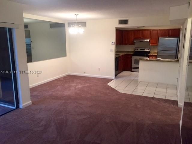For Rent: $2,300 (2 beds, 2 baths, 860 Square Feet)