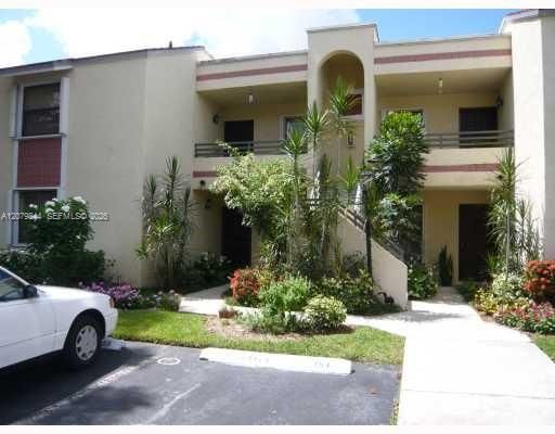 For Rent: $2,300 (2 beds, 2 baths, 860 Square Feet)