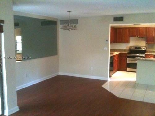 For Rent: $2,300 (2 beds, 2 baths, 860 Square Feet)