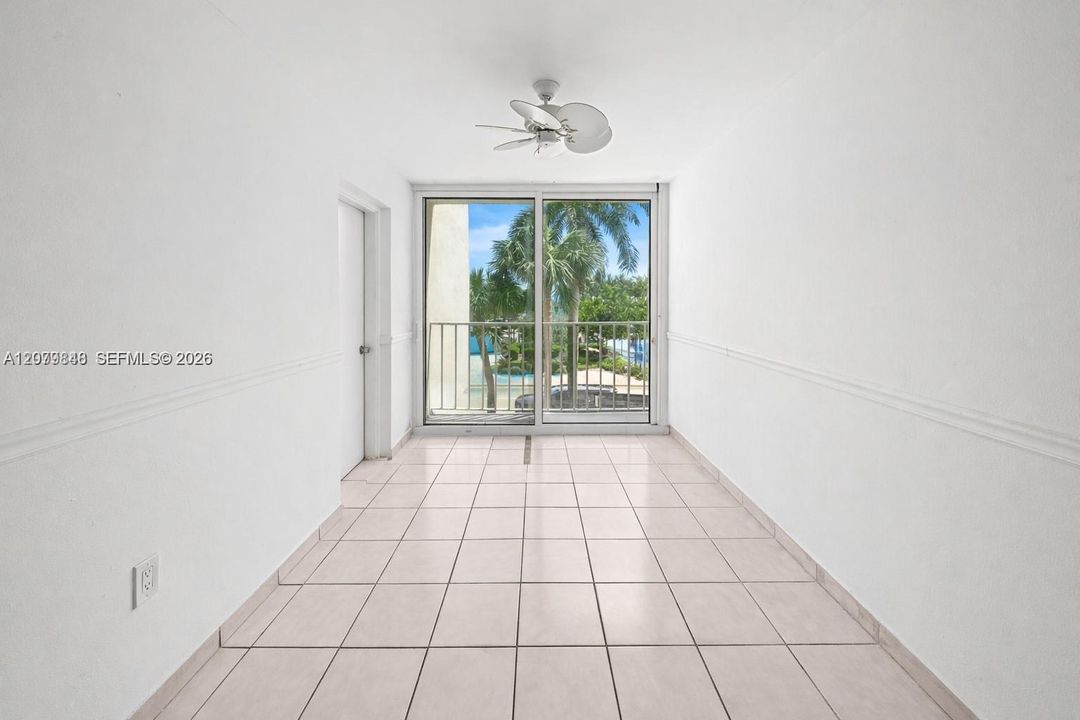 For Sale: $348,999 (1 beds, 1 baths, 1006 Square Feet)