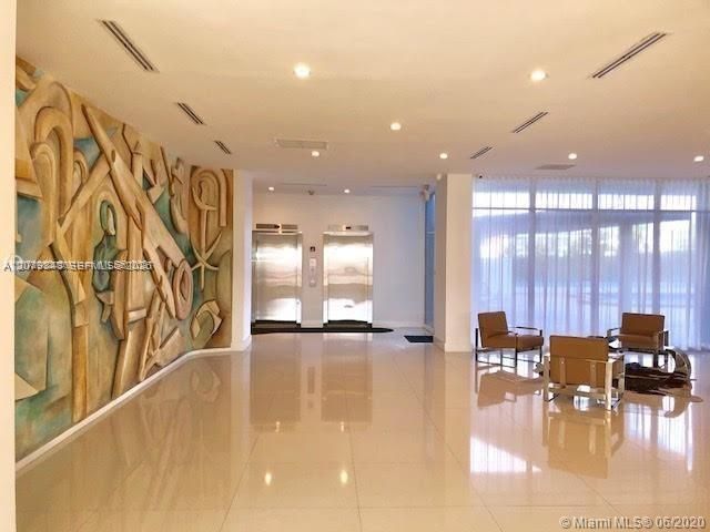 For Sale: $348,999 (1 beds, 1 baths, 1006 Square Feet)