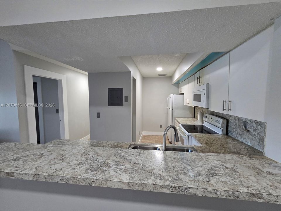 В аренду: $2,300 (2 спален, 2 ванн, 1106 Квадратных фут)
