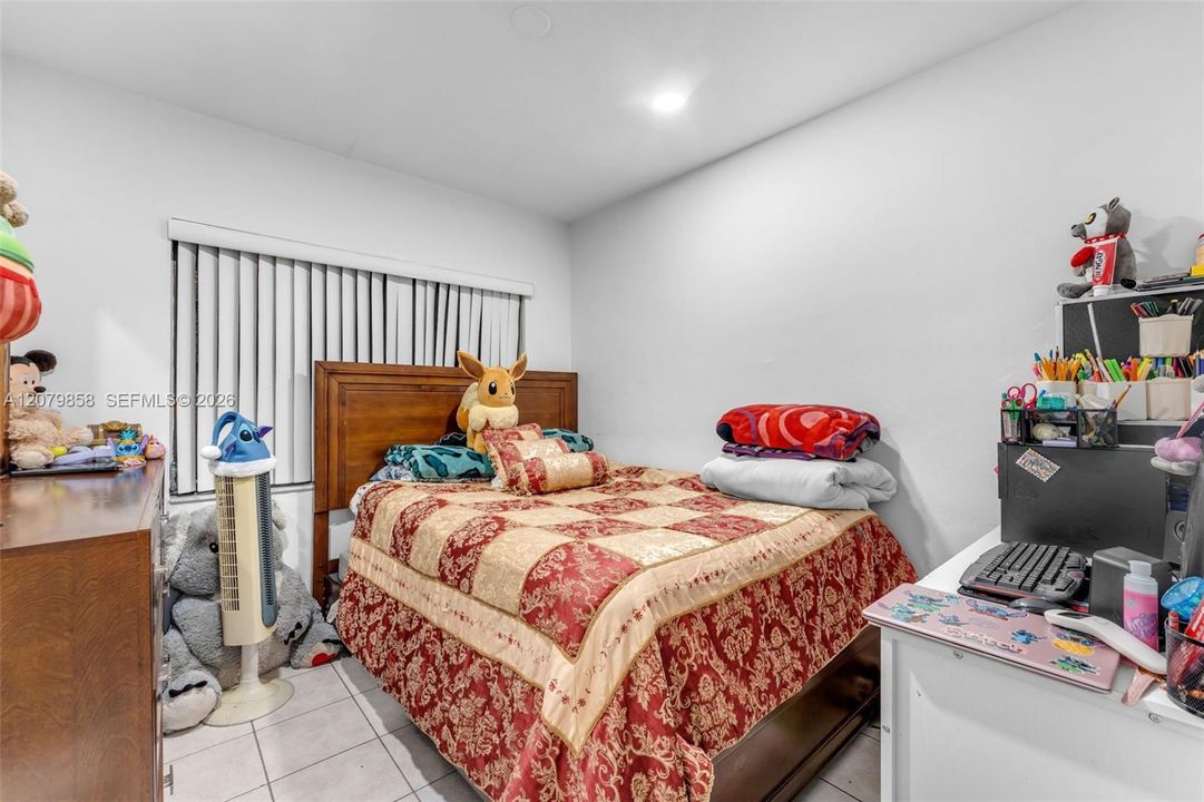 En Venta: $695,000 (4 camas, 2 baños, 2067 Pies cuadrados)