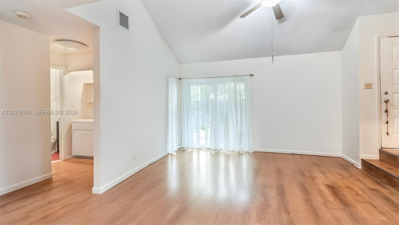 En Venta: $299,990 (2 camas, 2 baños, 948 Pies cuadrados)
