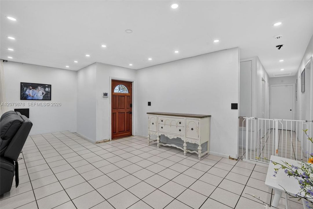 For Sale: $735,000 (4 beds, 2 baths, 1656 Square Feet)