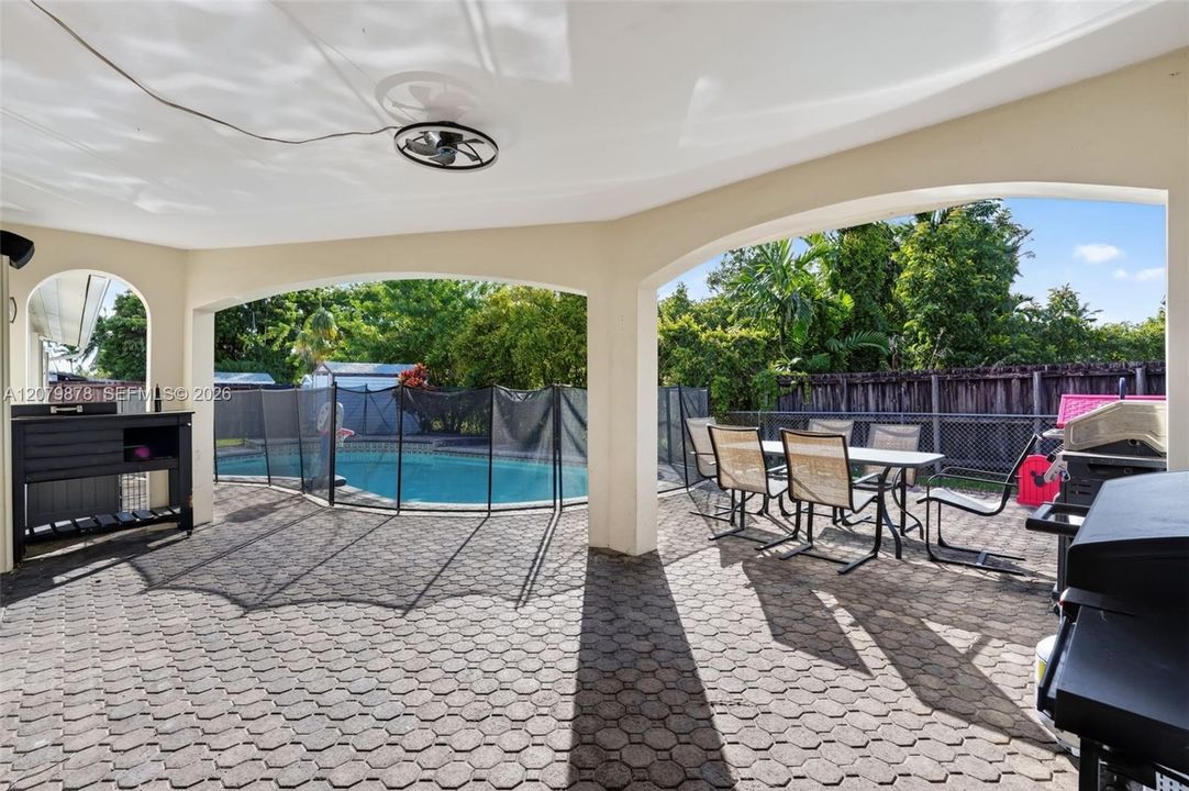For Sale: $735,000 (4 beds, 2 baths, 1656 Square Feet)
