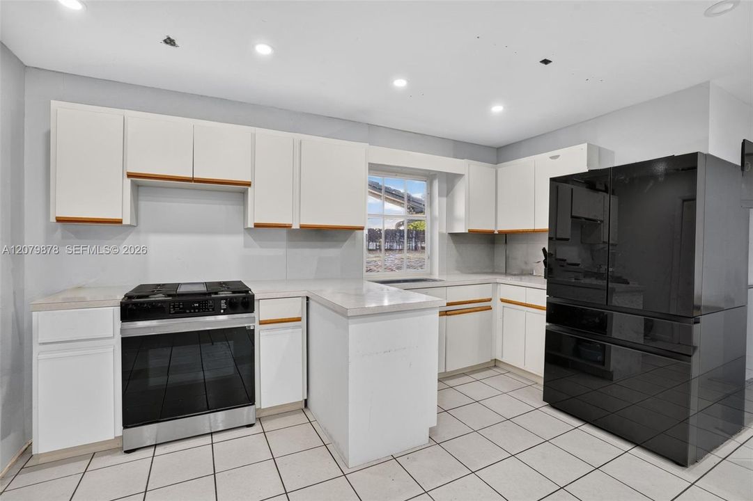For Sale: $735,000 (4 beds, 2 baths, 1656 Square Feet)