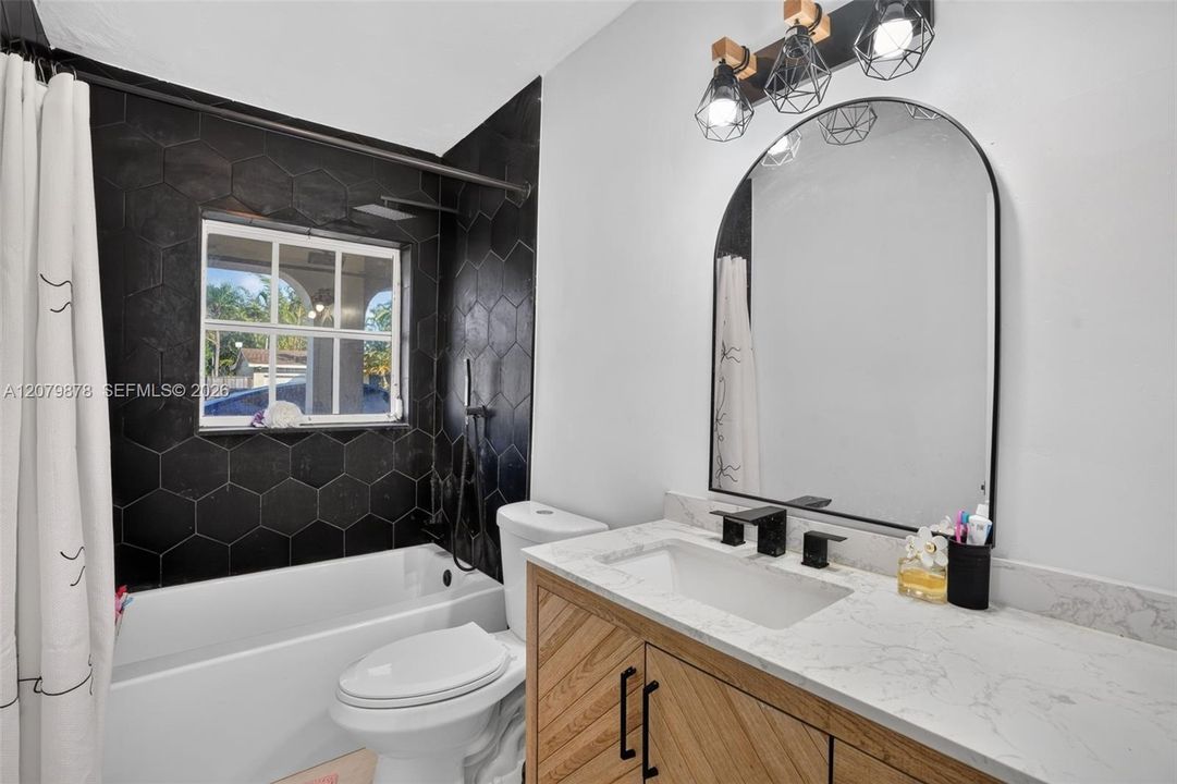 For Sale: $735,000 (4 beds, 2 baths, 1656 Square Feet)