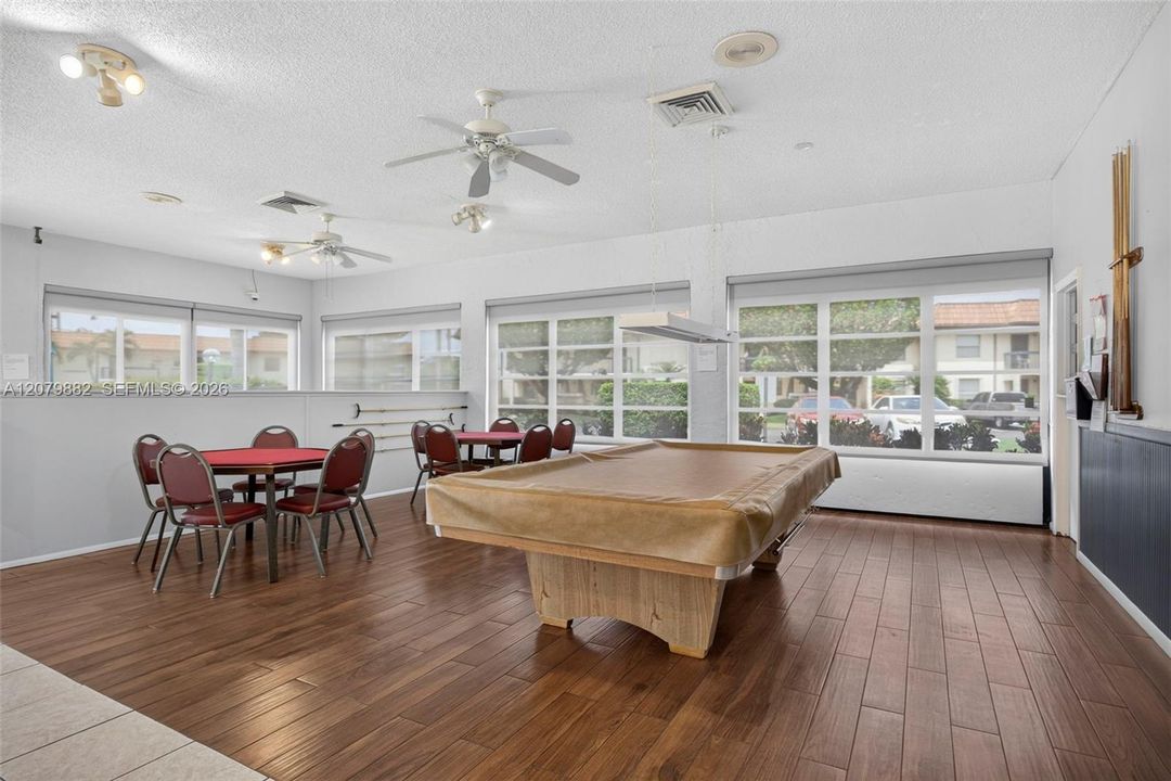 For Sale: $180,000 (2 beds, 2 baths, 872 Square Feet)