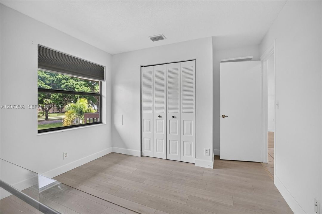 For Sale: $180,000 (2 beds, 2 baths, 872 Square Feet)