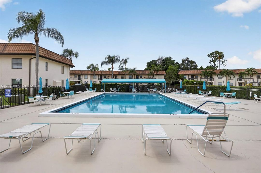 For Sale: $180,000 (2 beds, 2 baths, 872 Square Feet)