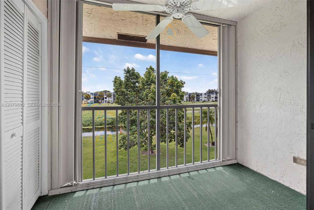 For Sale: $180,000 (2 beds, 2 baths, 872 Square Feet)