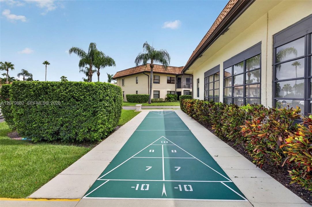For Sale: $180,000 (2 beds, 2 baths, 872 Square Feet)